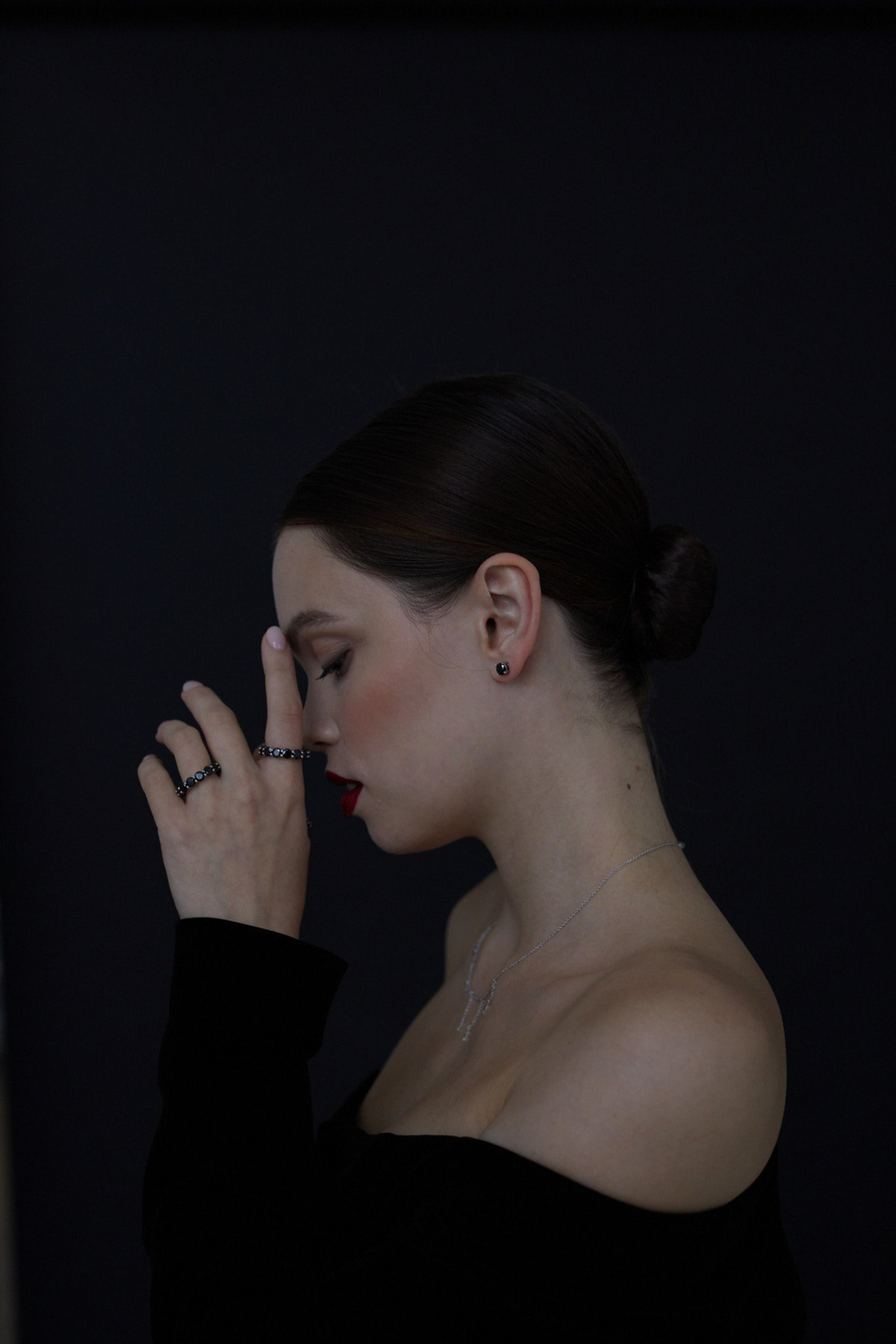 Серьги пусеты Black
