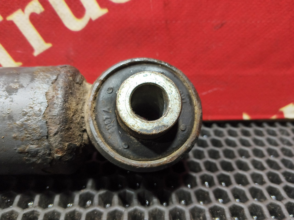 Амортизатор передний 2017г