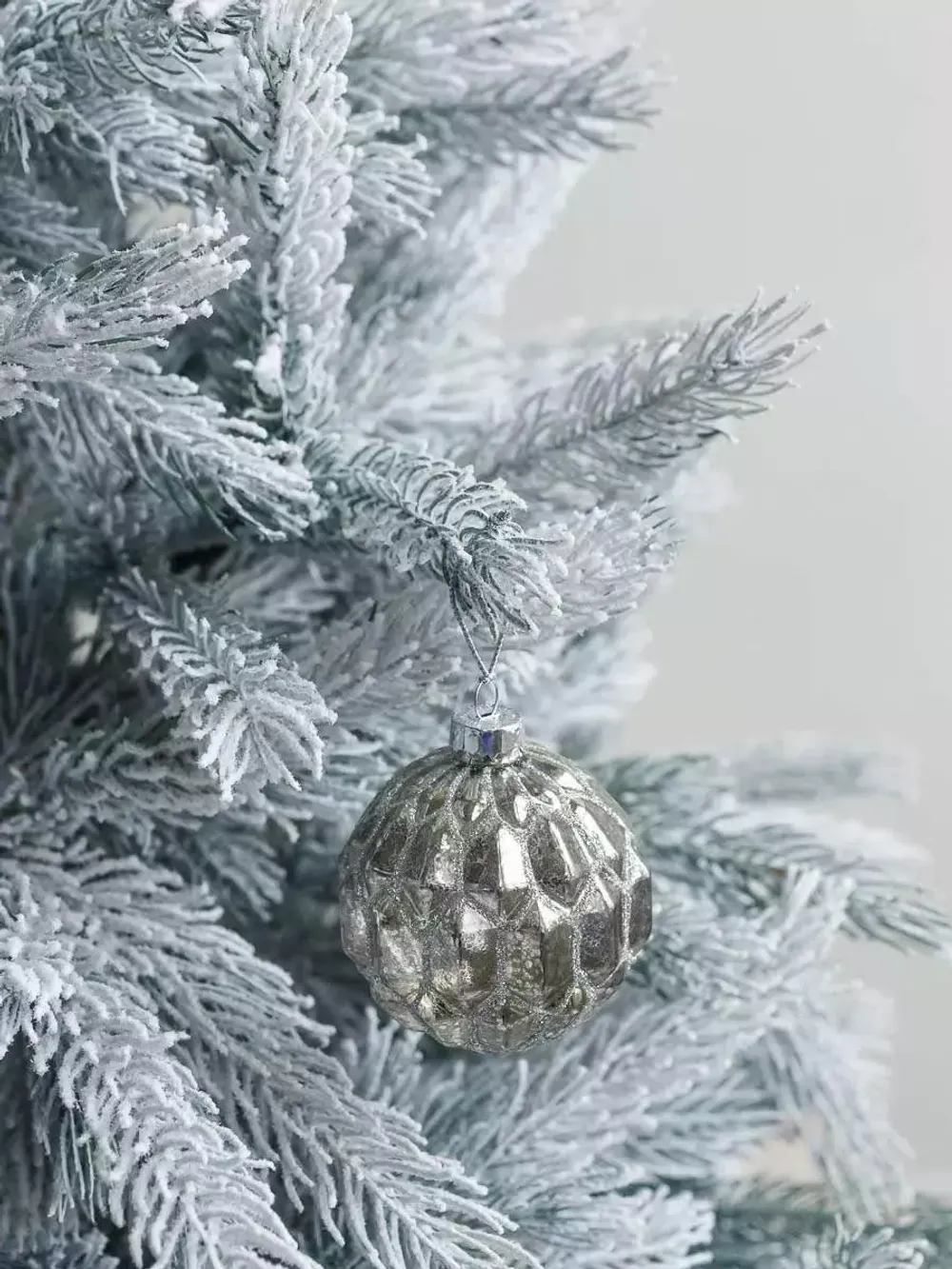 Заснеженная елка «Арктико» (Литая хвоя) 150 см / 1.5 м