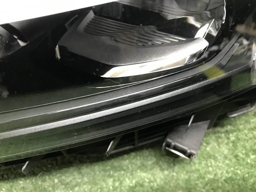 Битая Фара левая Volvo XC60 2 (2017-2021) LED