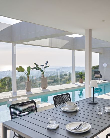 Веревочное кресло Abeli черного цвета La Forma Испания 