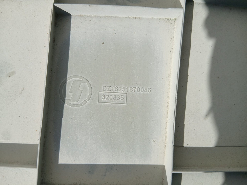 Спойлер кабины боковой верхний левый 2022г.