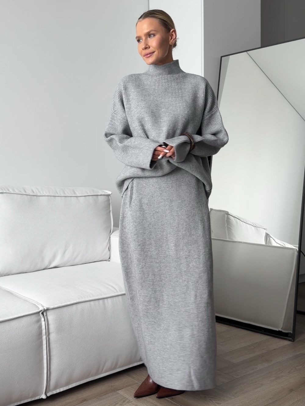 Комплект вязаный, свитер с горлом, длинная юбка