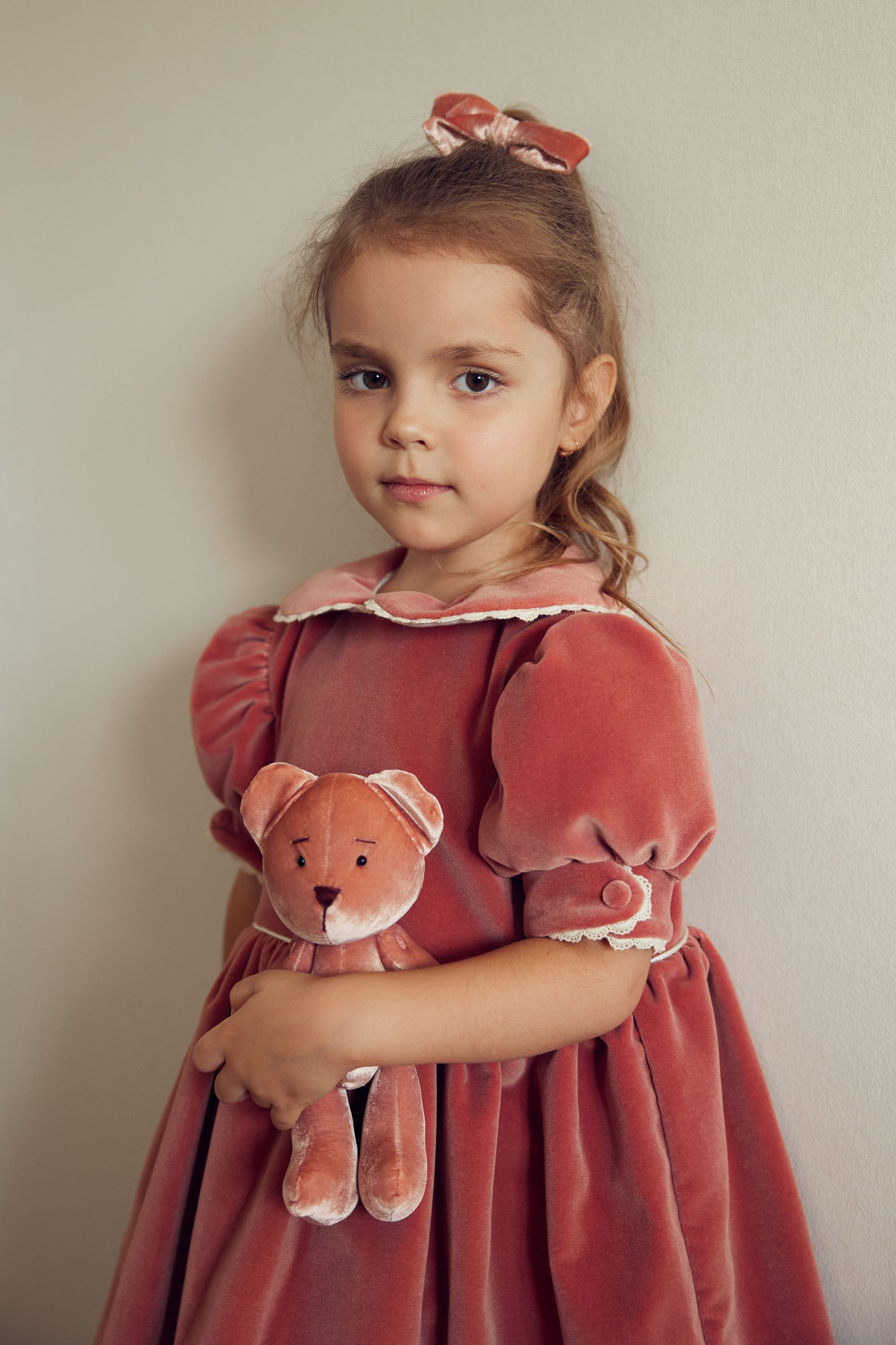 Шарлотта Брусничный бархат