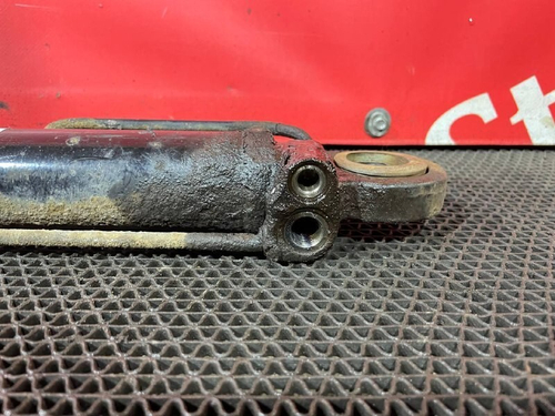 Цилиндр подъема кабины