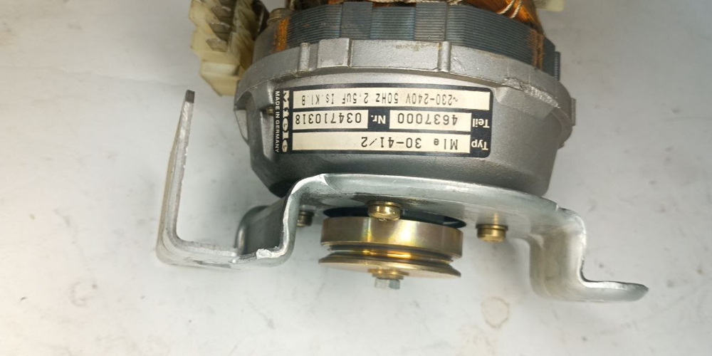 Двигатель сушки для стиральной машины Miele 4637000 б/у