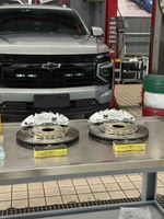 Усиленная тормозная система AP RACING под R20 заводских дисков для Chevrolet Tahoe 2025+ Шевроле Тахо