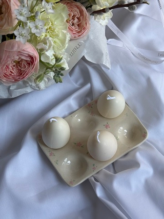 Подставка под яйца из гипса- ручная работа- узор цветы