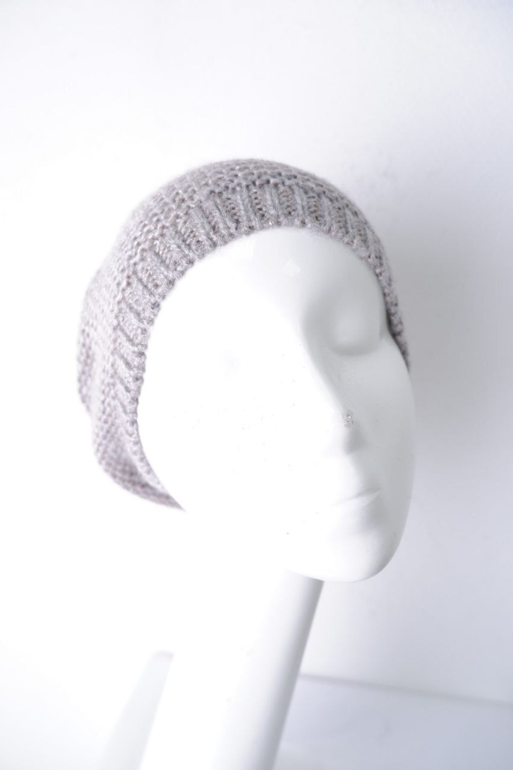 Шапка H&M с помпоном