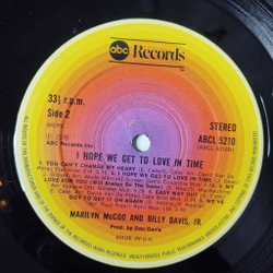 Винтажная виниловая пластинка LP Marilyn McCoo and Billy Davis Jr. I Hope We Get To Love In Time (UK 1976)