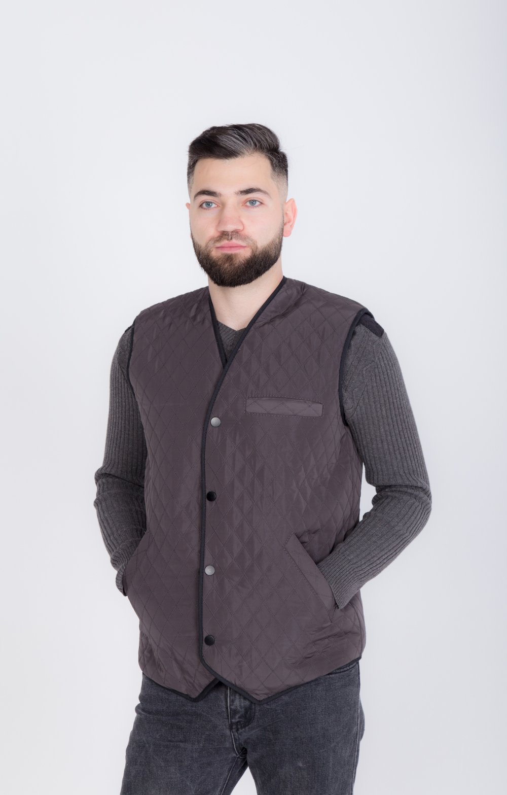 Утепленный мужской жилет из овчины