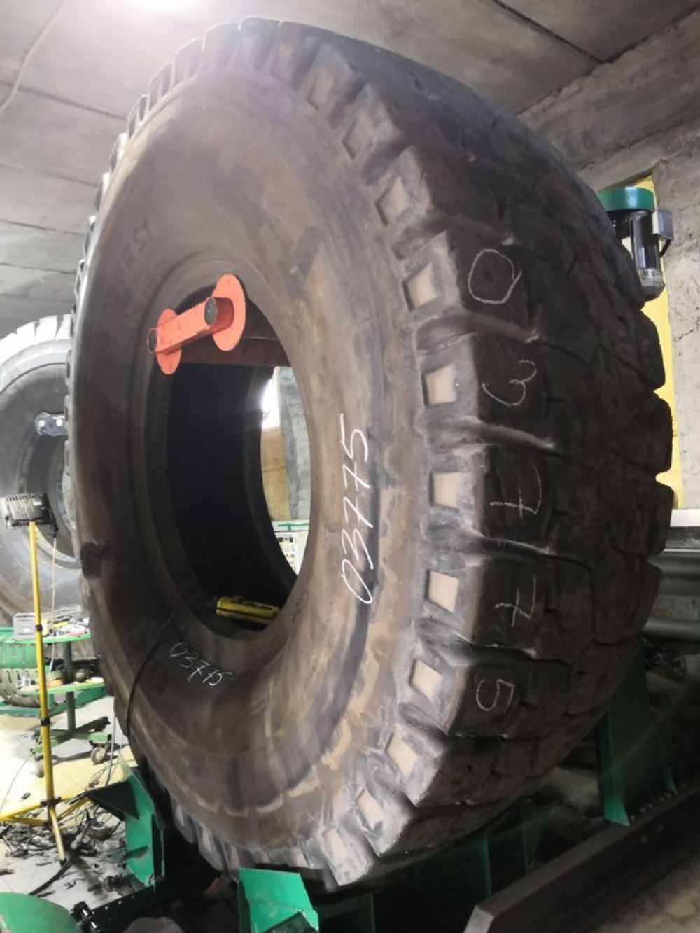 33.00R51 Michelin XDR3 шина б/у