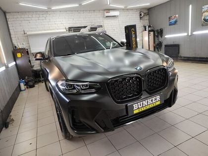BMW в виниловую графит пленку Carbins PET G61 01M