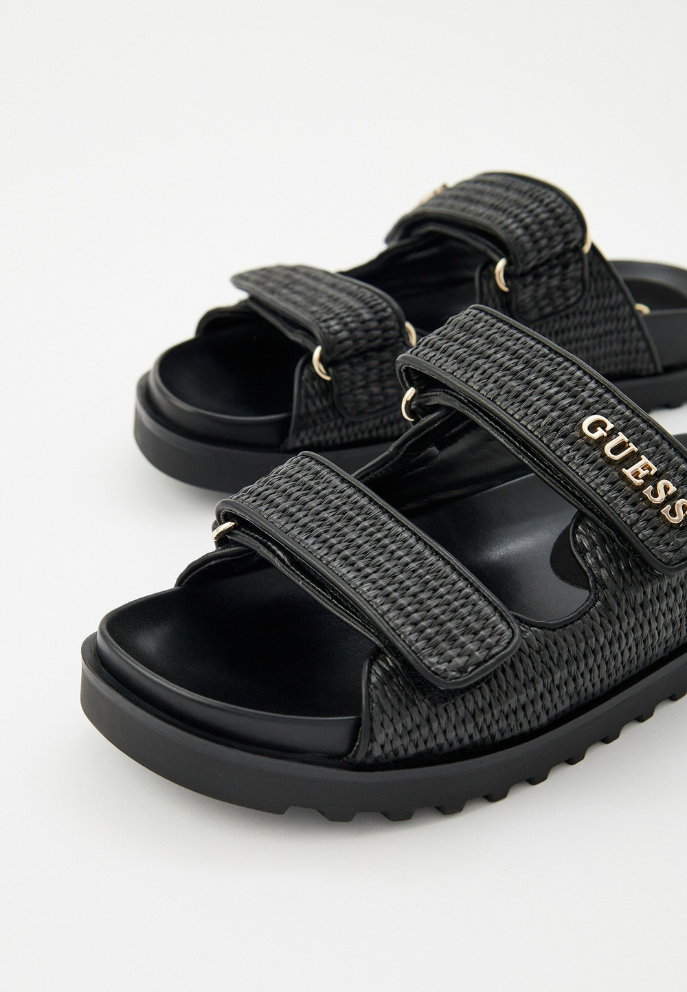 Шлепанцы женские GUESS FADELIZE