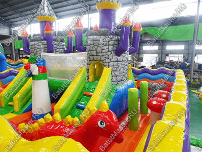 Надувной батут "Средневековье" 8*8*5 м, с цветным полом и стенами