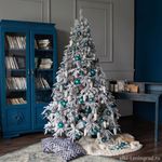 Заснеженная елка с гирляндой «Форесто» холодный свет (Литая+пвх) от 1.2 до 2.4 м