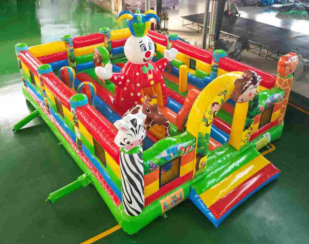 Коммерческий надувной батут «В гостях у павлина» 8*6*5 м