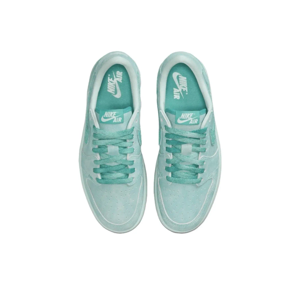 Женские кроссовки Air Jordan 1 Retro Low OG 'Washed Teal' HQ8111-300