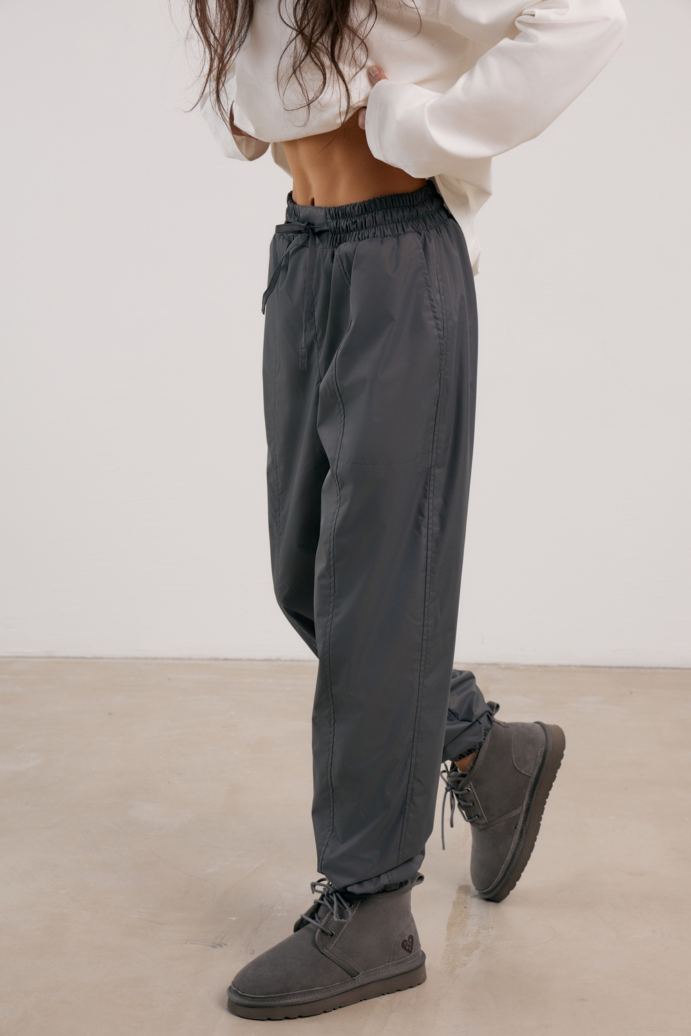 Джоггеры утеплённые, асфальт