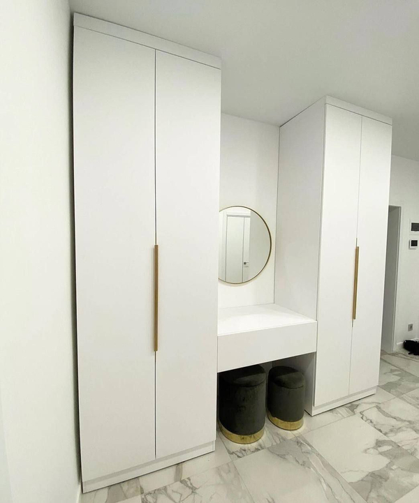 Шкафы на заказ с туалетным столиком