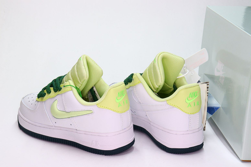 Кроссовки нат. Кожа (36-41)р. / шт. 512-220