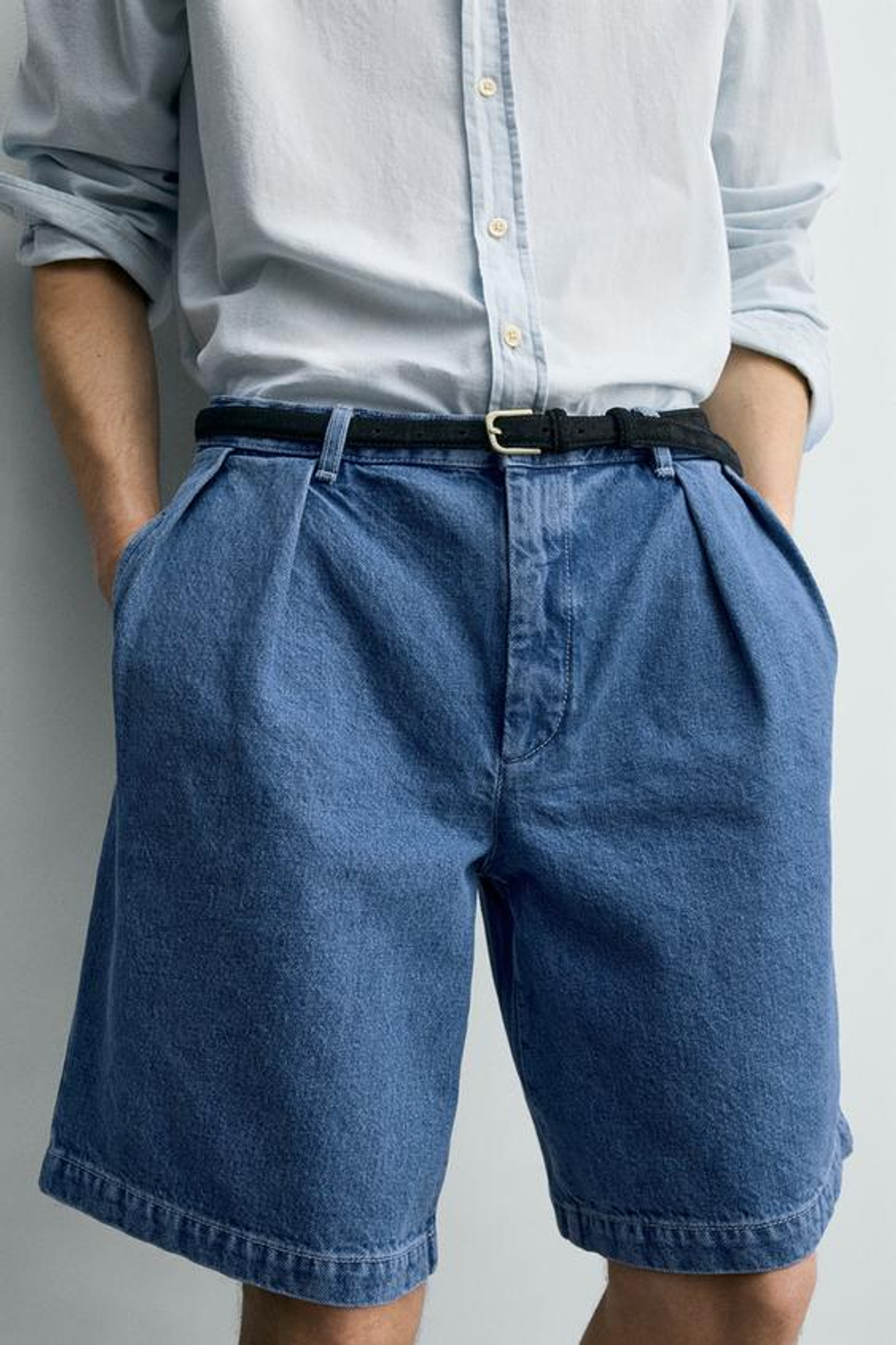 ZARA ДЖИНСОВЫЕ ШОРТЫ RELAXED FIT С ЗАЩИПАМИ, СИНИЙ