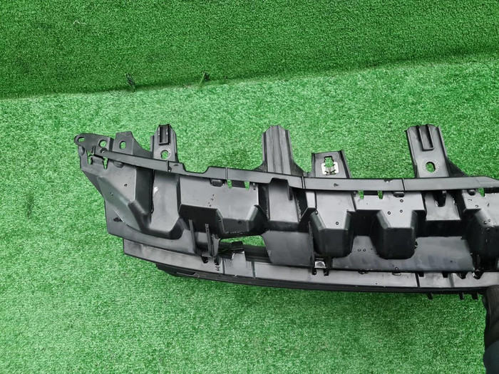 Решетка переднего бампера Porsche Cayenne 3 17-23