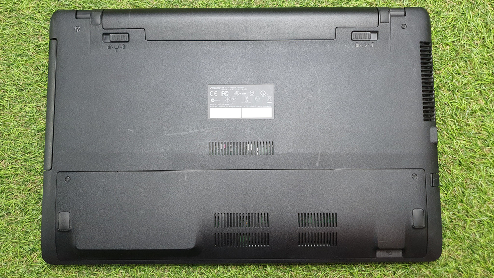 Ноутбук ASUS Celeron/4 Gb/710M  1 Gb