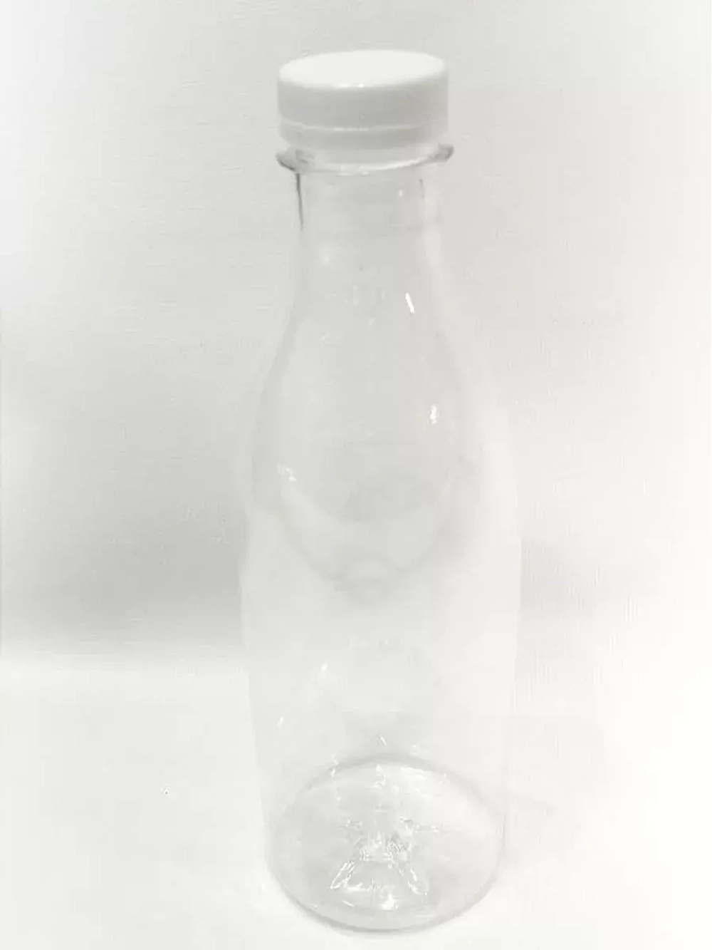 Бутылка пластиковая