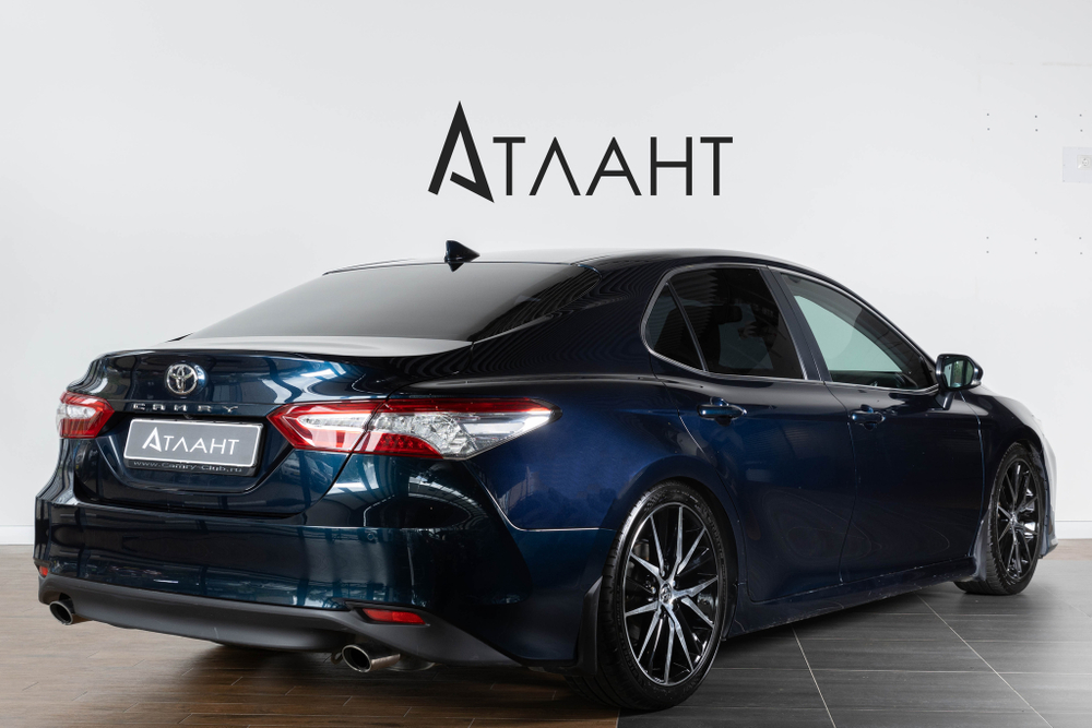 Toyota Camry, 2018 год