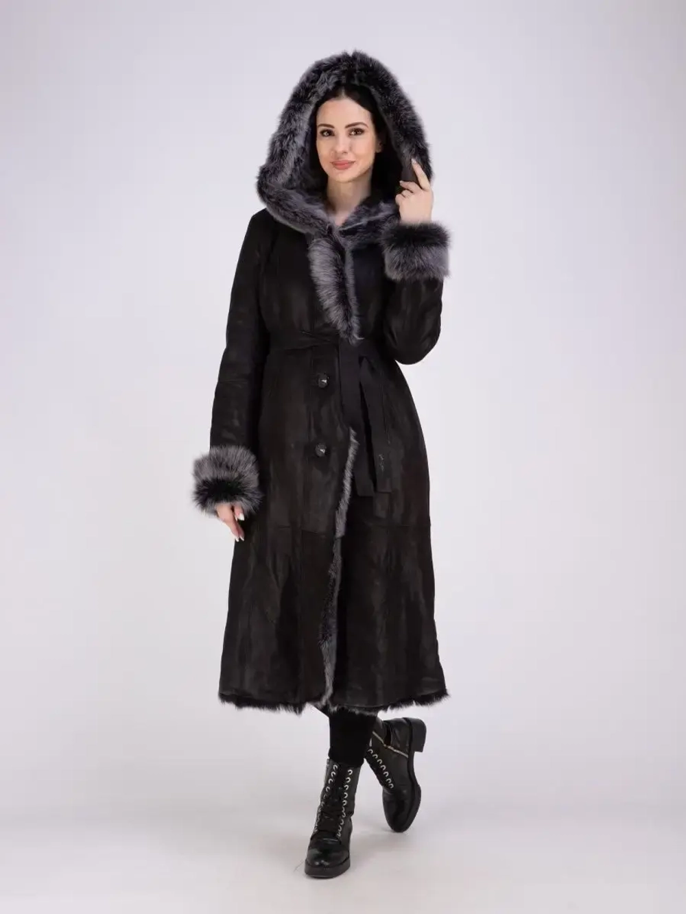 Дубленка зимняя натуральная с капюшоном длинная и теплая