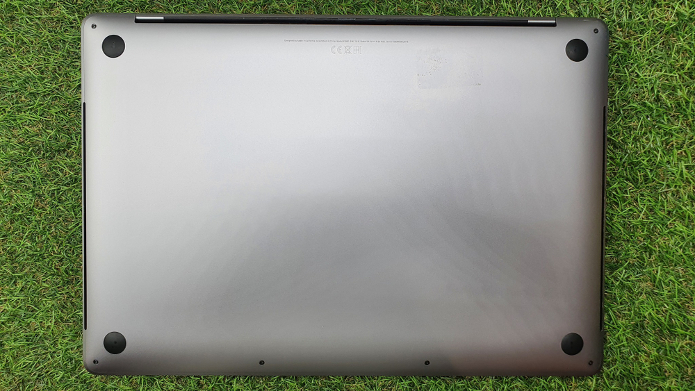 MacBook Pro 15 2018 i9/32Gb/560x 4Gb/SSD1Tb 65цикл