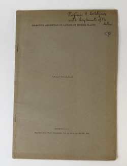 Selective abortion of cations by Higher Plants. Runar Collander 1941 г. Автограф Коштоянца Х.