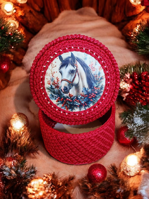 Шкатулка новогодний подарок, год красной огненной лошади