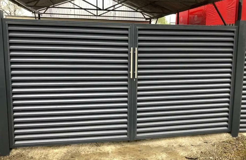 Металлический забор жалюзи