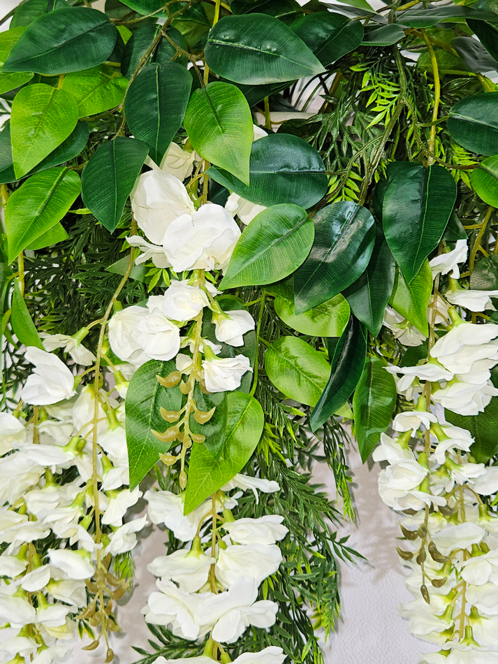 Искусственные цветы Акация белая в настенном белом кашпо