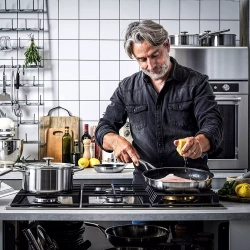 KitchenAid - Набор из 2-х многослойных сковород 20+28см. / артикул   CC006065-001  / GTIN 4894871004832