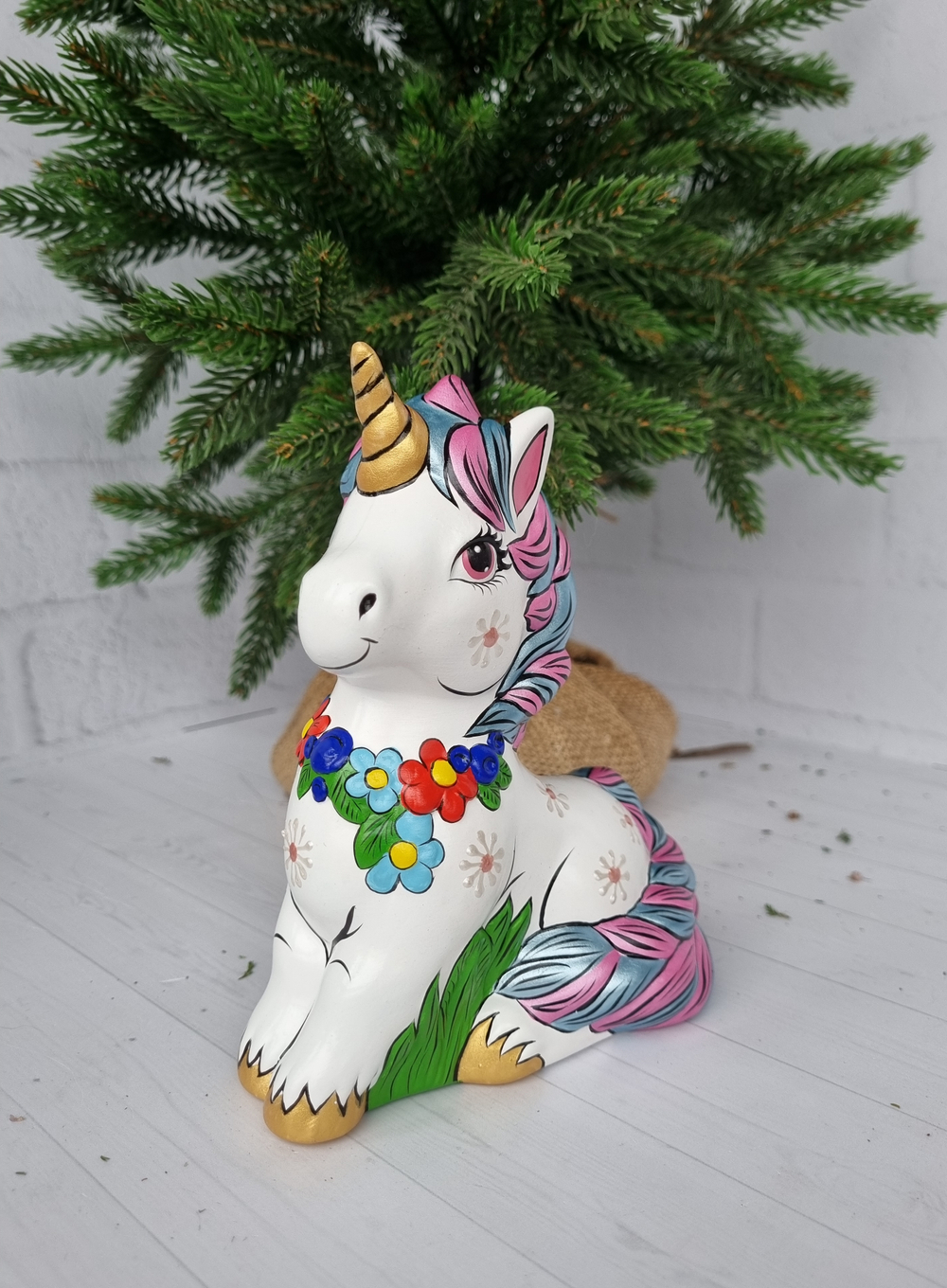 Единорог Радужный фарфоровая игрушка под ёлку