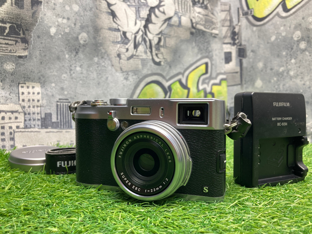 FujiFilm X100S
