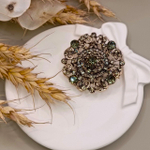 Винтажная брошь "Зеленые кристалы"