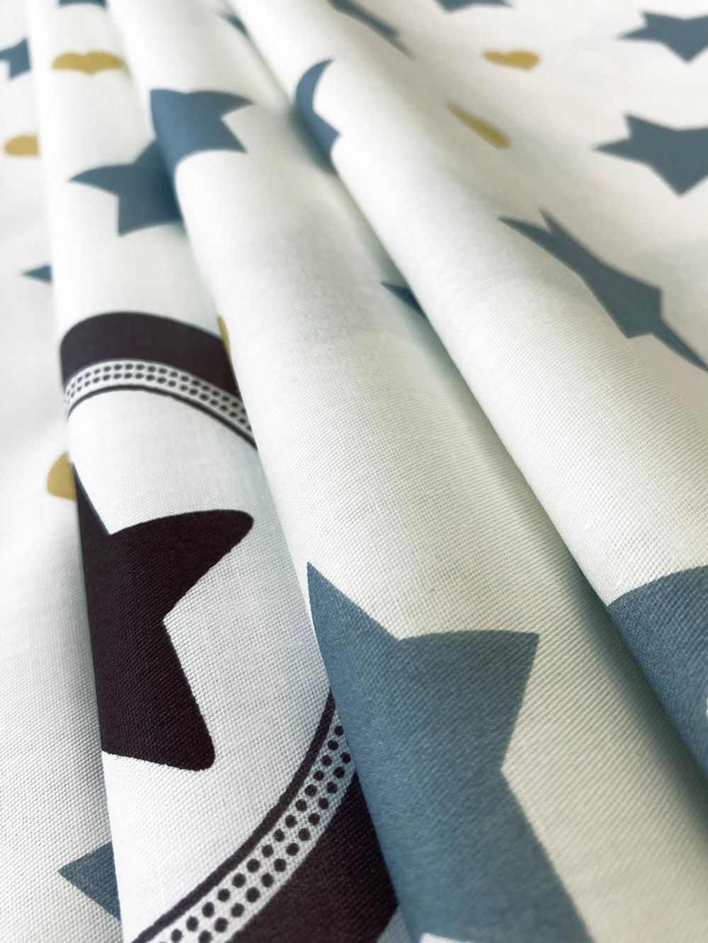 Постельное белье сатин Milky Garden "Defense/Defense (компаньон)" семейное Наволочка 50х70 см 2 шт Простынь на резинке 160x200 см Пододеяльник 145x215 см 2шт