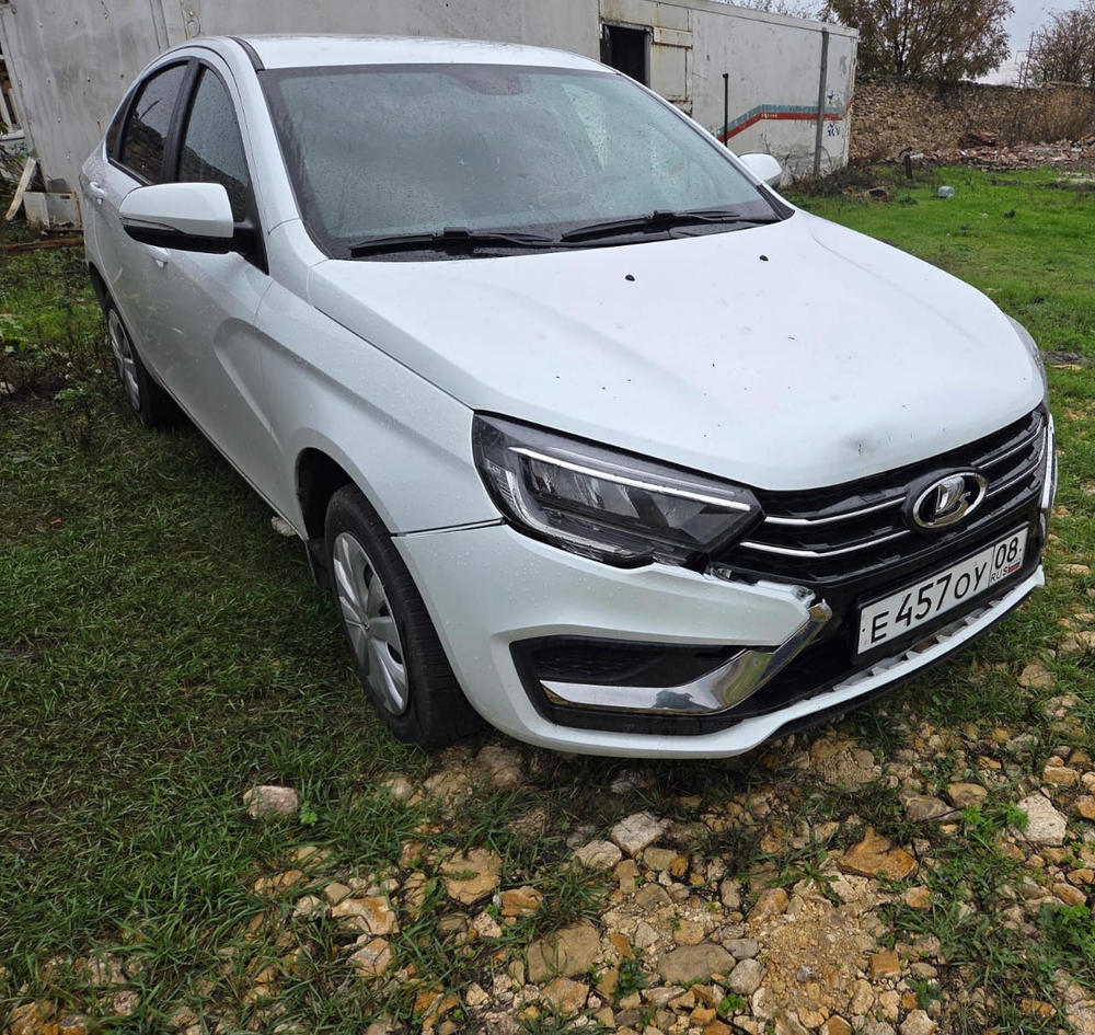 LADA VESTA Седан Life 1.6 106hp 5MT