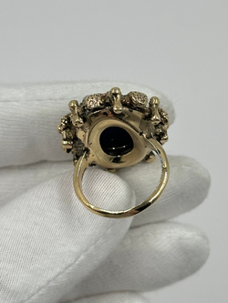 Кольцо с синей вставкой