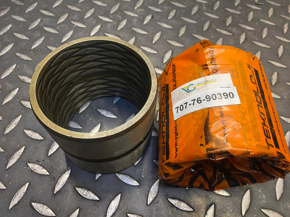 Втулка 707-76-90390