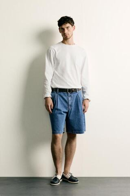 ZARA ДЖИНСОВЫЕ ШОРТЫ REGULAR FIT СО СКЛАДКАМИ, ВЫЦВЕТШИЙ СИНИЙ