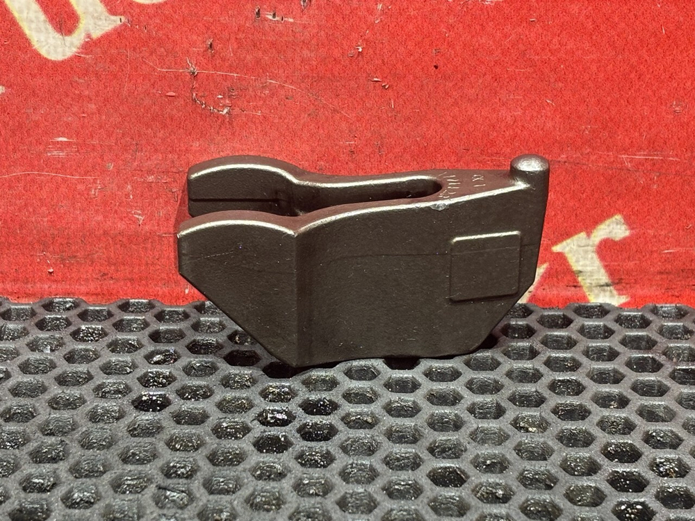 Кронштейн форсунки двигателя 2019 г.