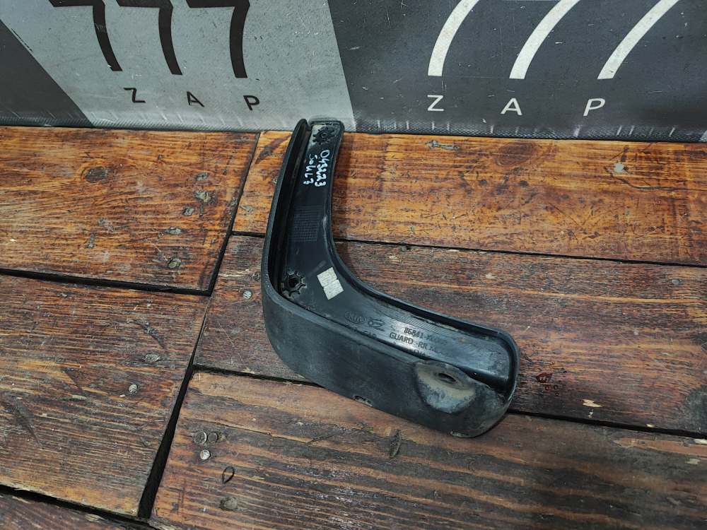 Брызговик задний левый Kia Soul 3 (SK3) 19-нв Б/У Оригинал 86841K0000