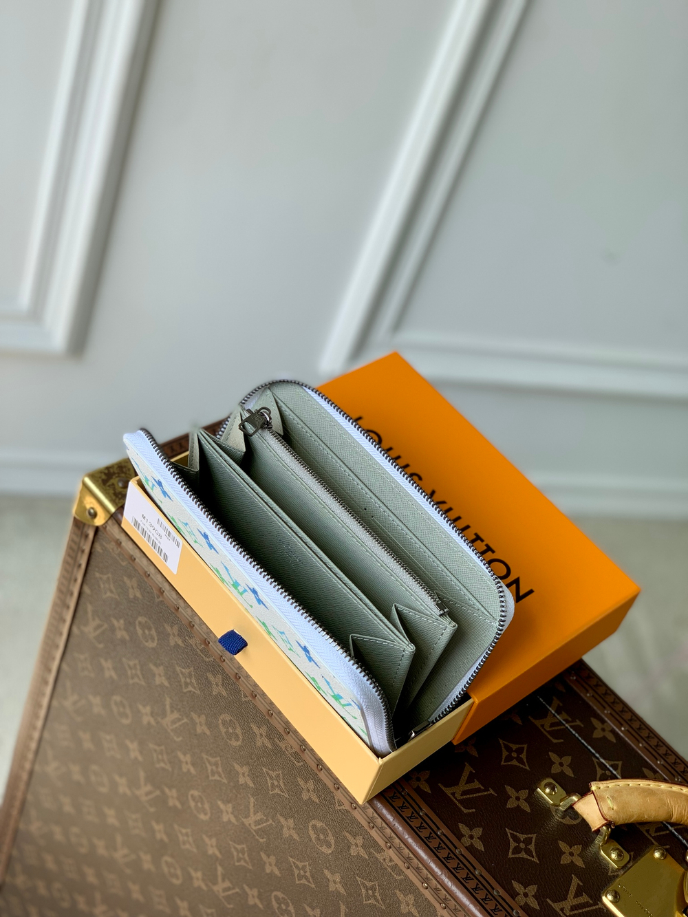 Louis Vuitton Zippy Wallet