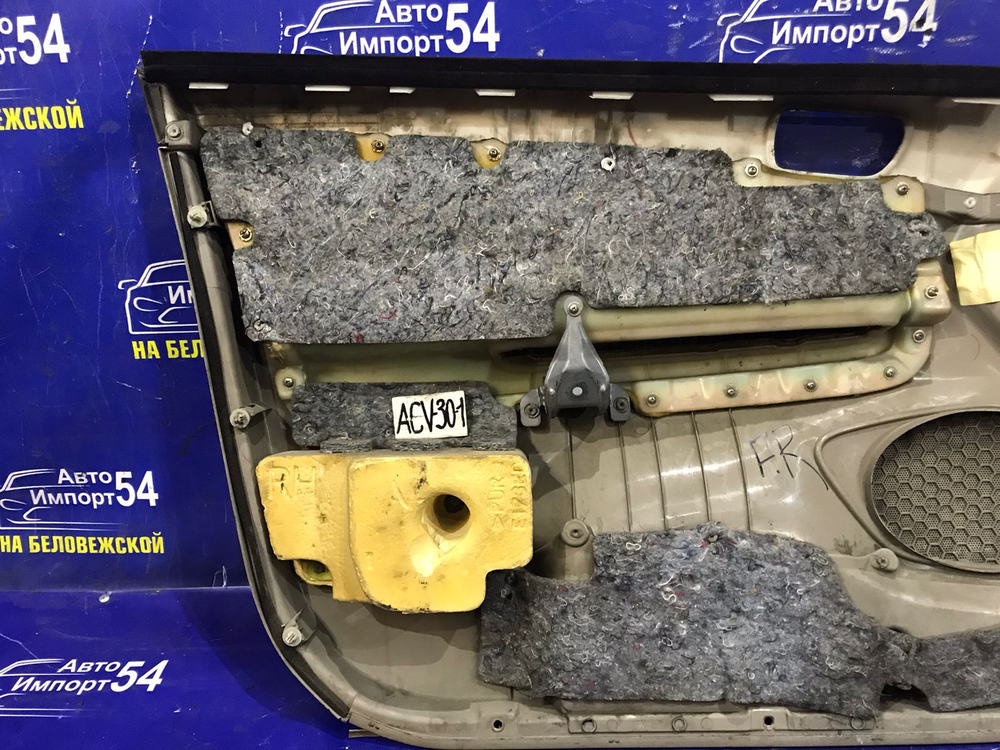 Обшивка двери TOYOTA CAMRY 2002