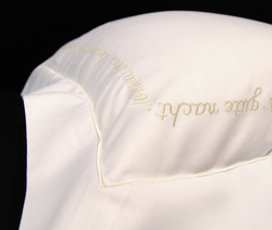 Наволочка для валика 15х40 Christian Fischbacher Luxury Nights Sweet Dreams 557 желтая Швейцария фрагмент